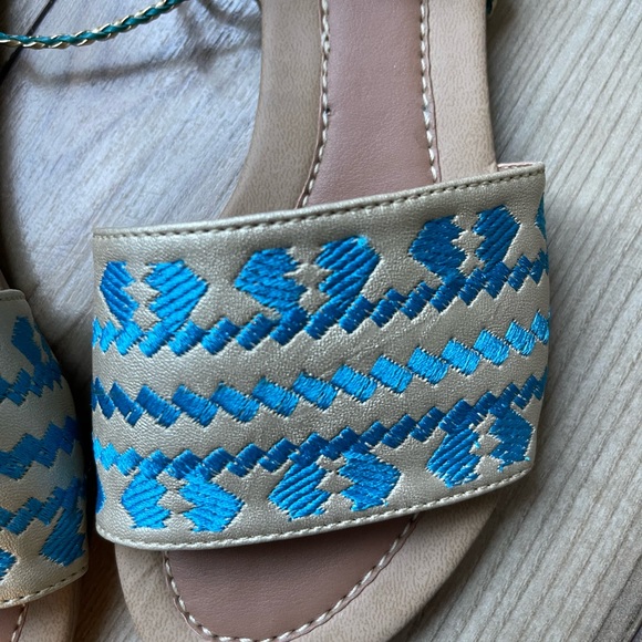 Embroidery Women’s Wrap Flat Colombian Sandals - Picture 2 of 7